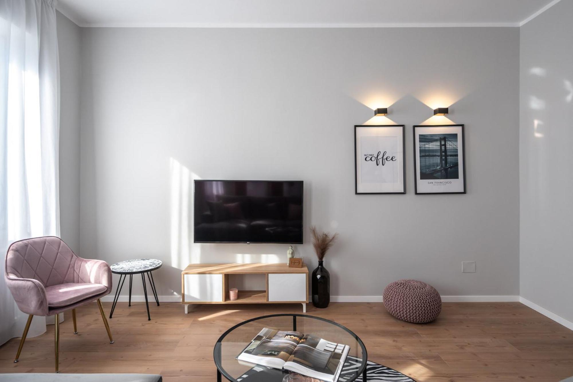 בוקרשט The Loft Luxury Apartments-Near The Park In The City Center מראה חיצוני תמונה
