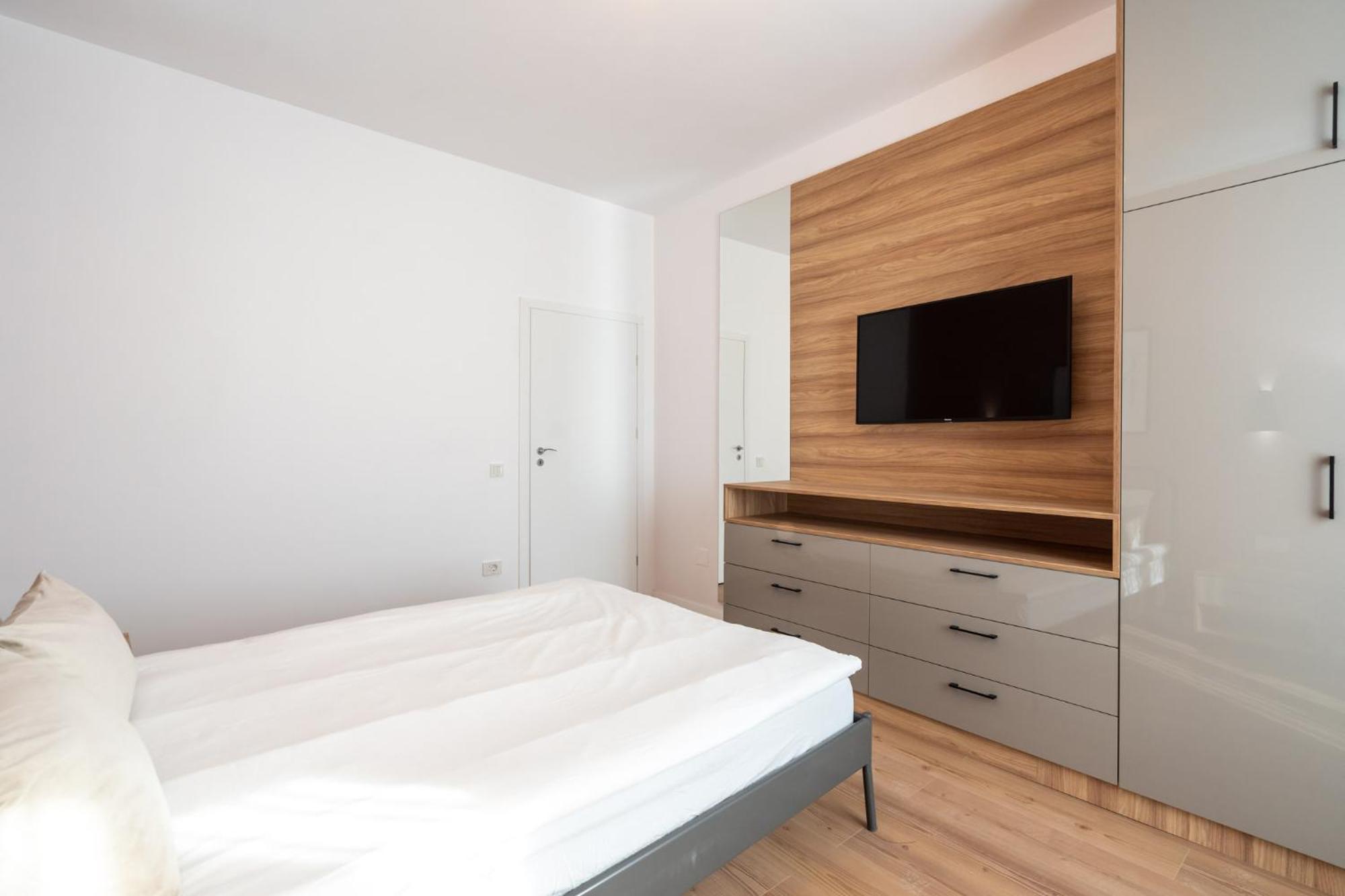 בוקרשט The Loft Luxury Apartments-Near The Park In The City Center מראה חיצוני תמונה