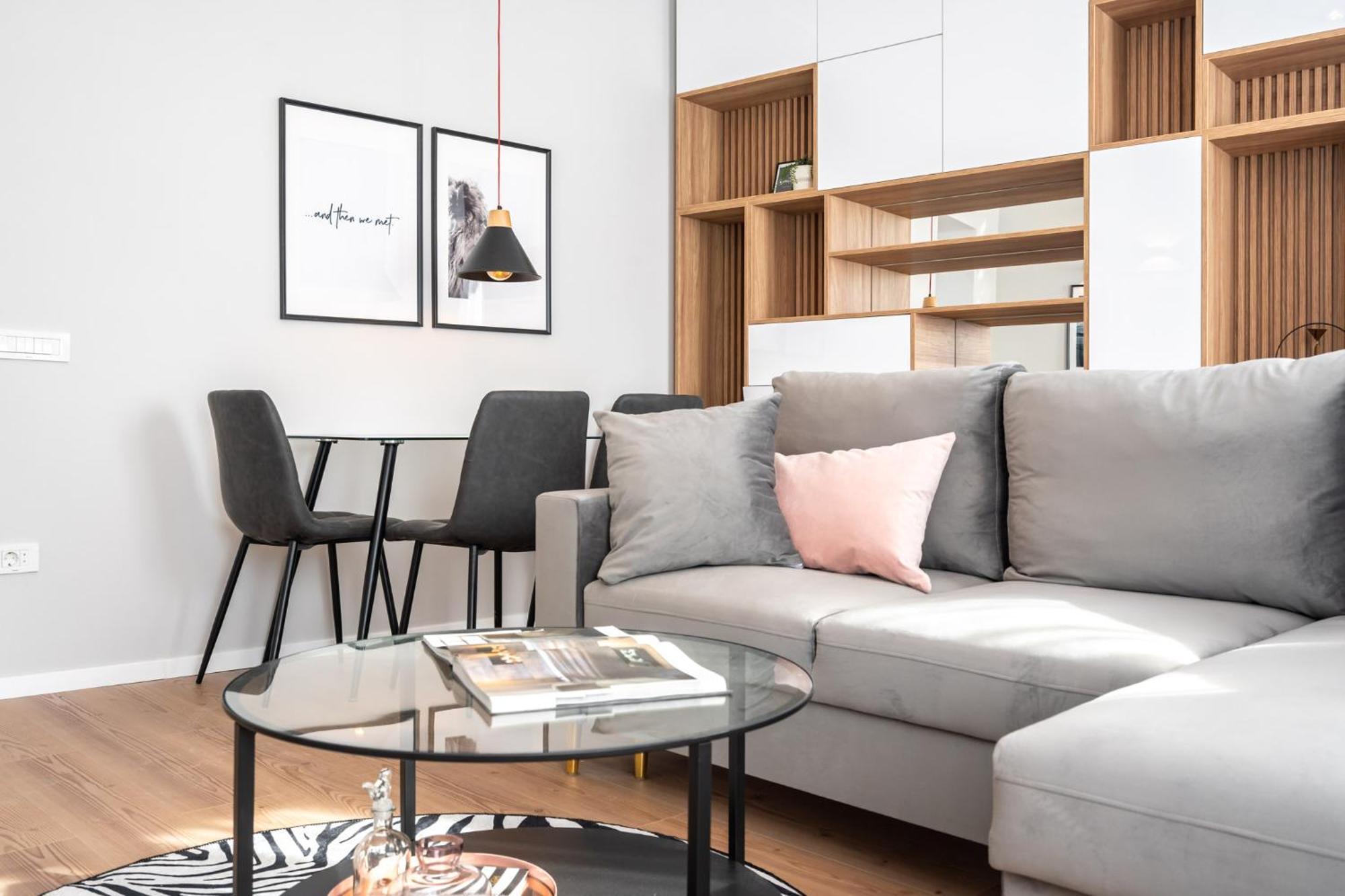 בוקרשט The Loft Luxury Apartments-Near The Park In The City Center מראה חיצוני תמונה