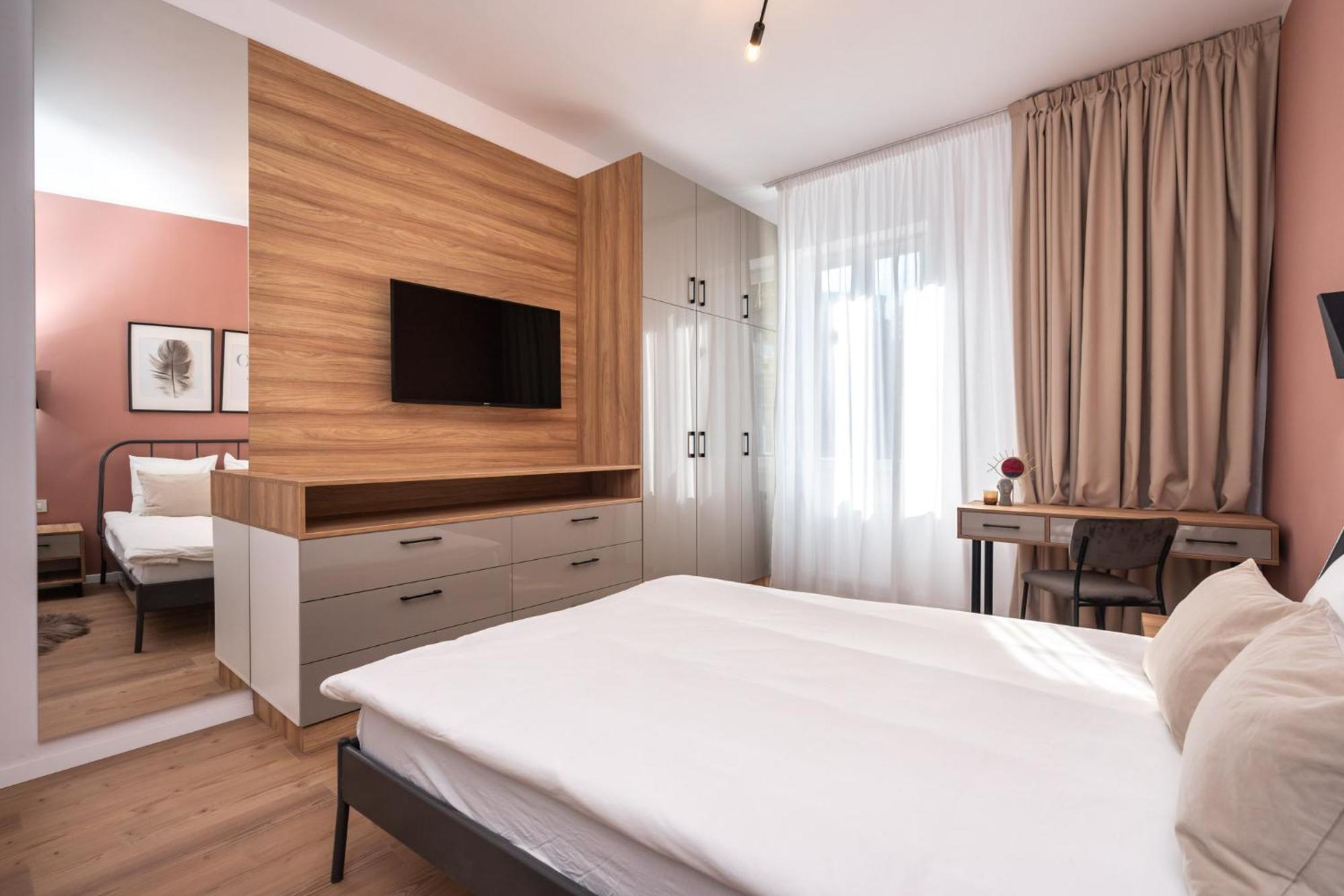 בוקרשט The Loft Luxury Apartments-Near The Park In The City Center מראה חיצוני תמונה
